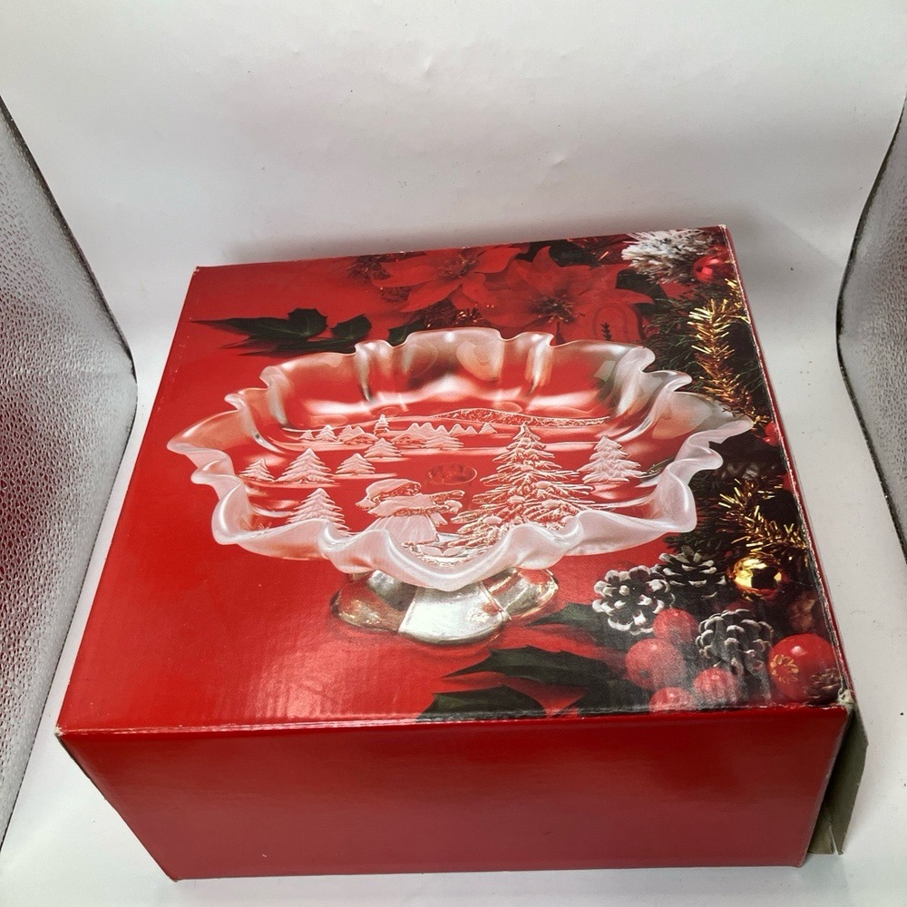 Mikasa‎ Frosted Pedestal Bowl Christmas Story Scalloped Edge Vintage Holiday